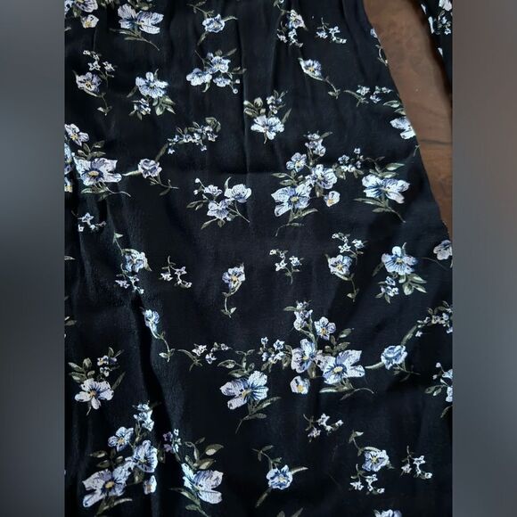 Lulu's Floral Flare Viscose Flowy Pants Floral Black/Blue Size Small - Picture 4 of 12